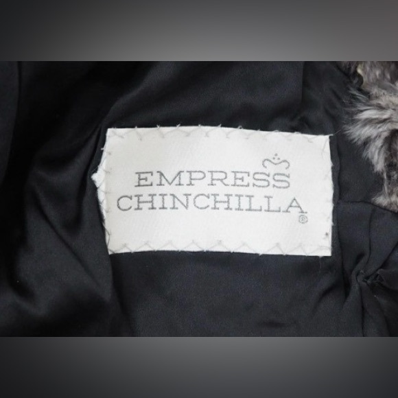 Chinchilla fur empress coat - Picture 2 of 14